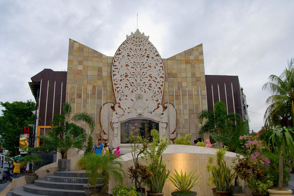 テロ慰霊碑 / Bali Bomb Monument